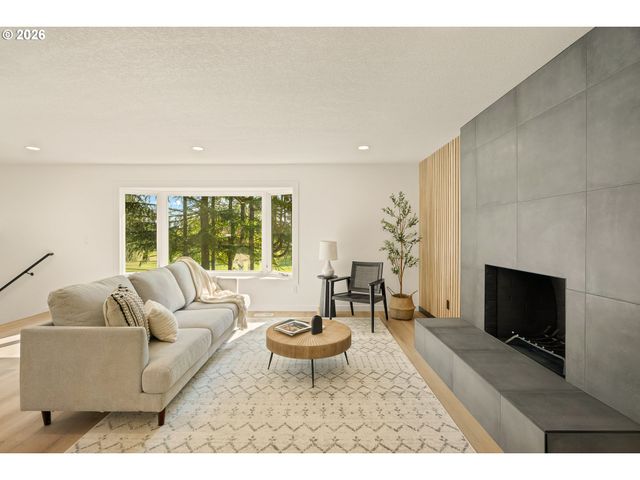 17349 BANYAN Ln, Lake Oswego, OR 97034