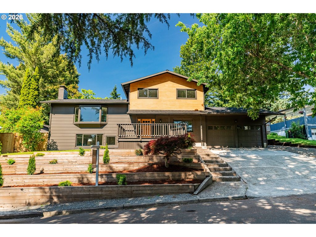 17349 BANYAN Ln, Lake Oswego, OR 97034