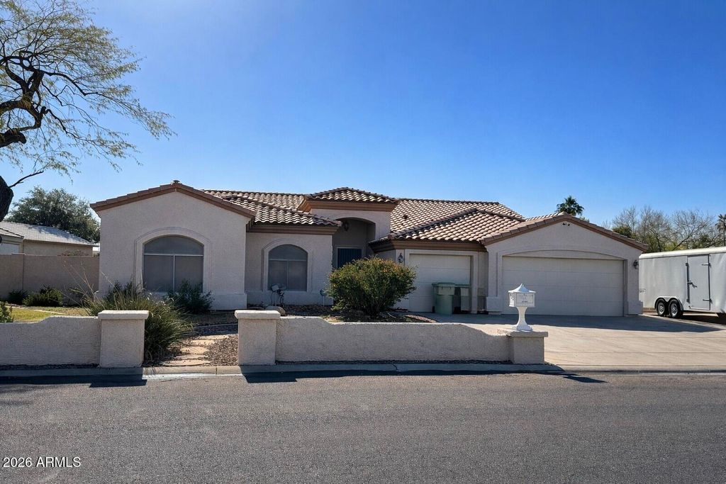 8241 W GEORGIA Avenue, Glendale, AZ 85303