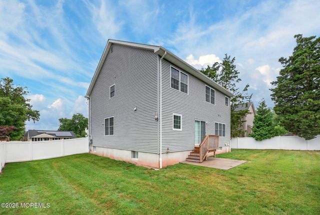 310 Campbell Street, Woodbridge, NJ 07095