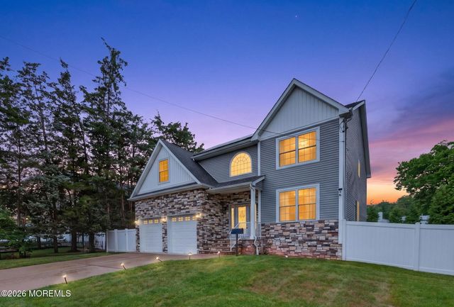 310 Campbell Street, Woodbridge, NJ 07095