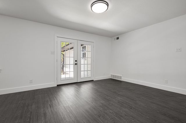 1217 Mayfield Avenue, Garland, TX 75041