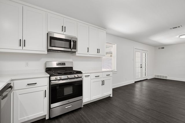 1217 Mayfield Avenue, Garland, TX 75041