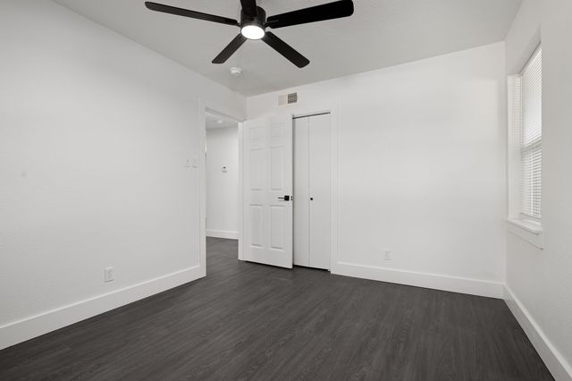 1217 Mayfield Avenue, Garland, TX 75041