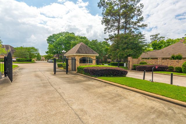 901 Longmire Road 51, Conroe, TX 77304
