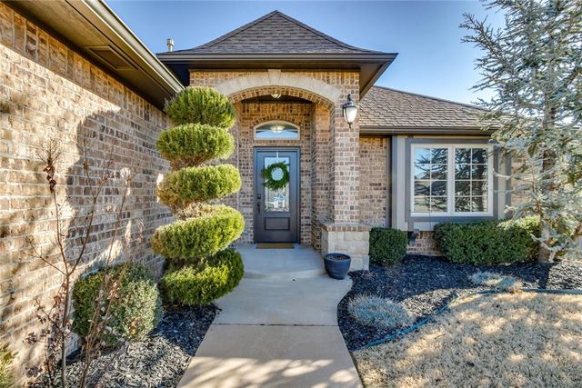 3808 St Augustine Street, Mustang, OK 73064