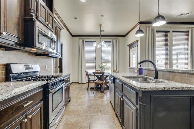 3808 St Augustine Street, Mustang, OK 73064