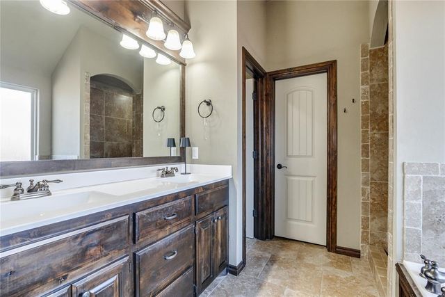 3808 St Augustine Street, Mustang, OK 73064