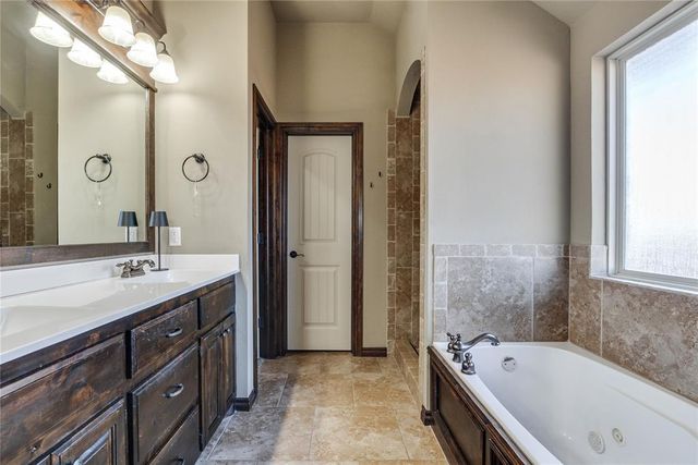 3808 St Augustine Street, Mustang, OK 73064