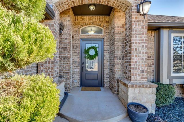 3808 St Augustine Street, Mustang, OK 73064