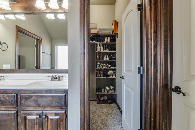 3808 St Augustine Street, Mustang, OK 73064