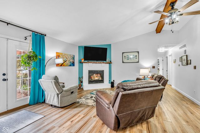 101 Jefferson Valley, Coatesville, IN 46121