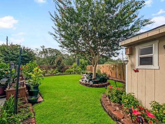 10151 Sandhill Ct, Baton Rouge, LA 70809