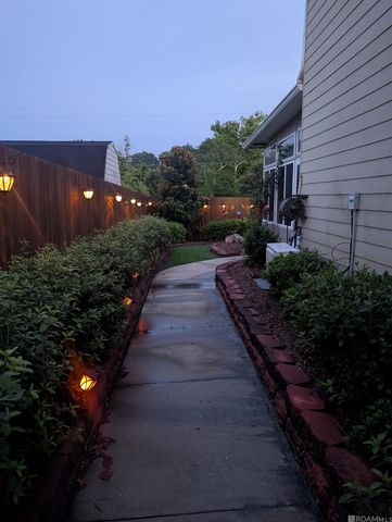 10151 Sandhill Ct, Baton Rouge, LA 70809