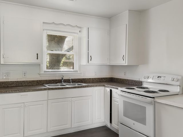 1129 Berkeley Street Unit A, Hanahan, SC 29410