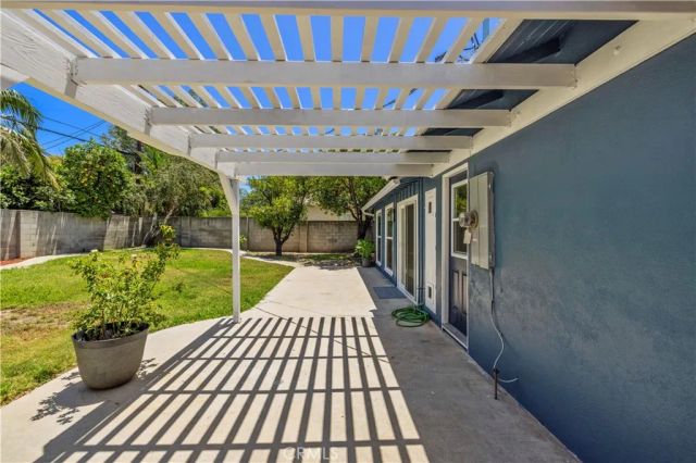 7862 Shoshone, Northridge, CA 91325