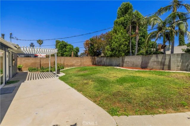 7862 Shoshone, Northridge, CA 91325