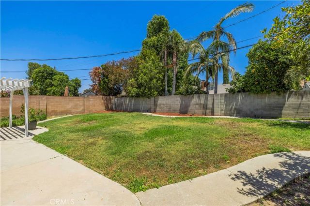 7862 Shoshone, Northridge, CA 91325