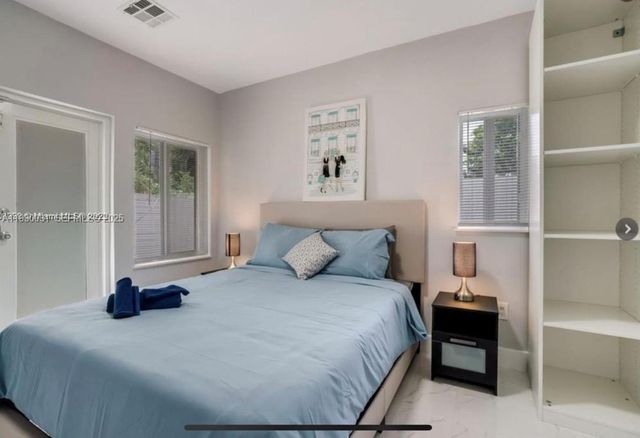 1526 NE 110th St B, Miami, FL 33161