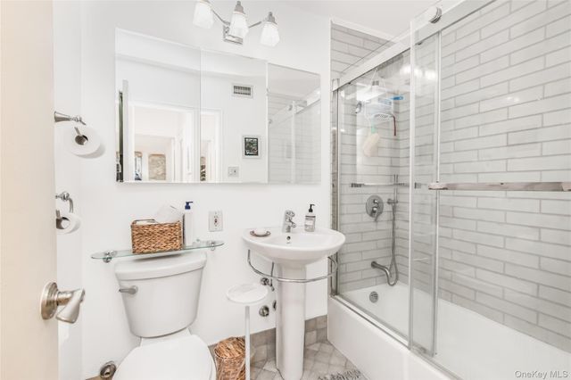 2500 Johnson Avenue 5F, Bronx, NY 10463