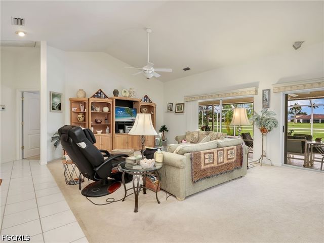 221 SE 10th TER, Cape Coral, FL 33990
