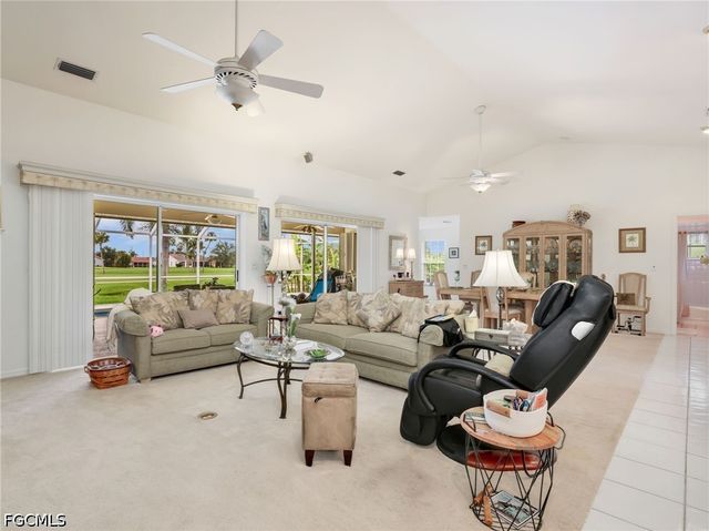 221 SE 10th TER, Cape Coral, FL 33990