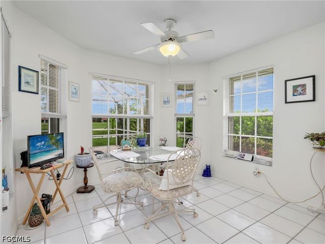 221 SE 10th TER, Cape Coral, FL 33990