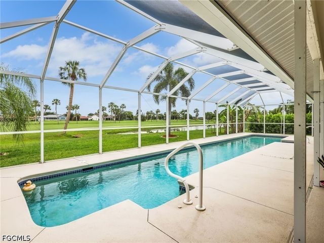 221 SE 10th TER, Cape Coral, FL 33990