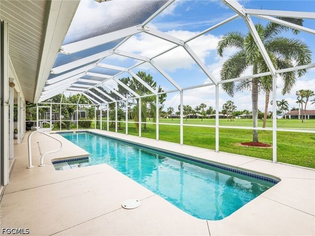 221 SE 10th TER, Cape Coral, FL 33990
