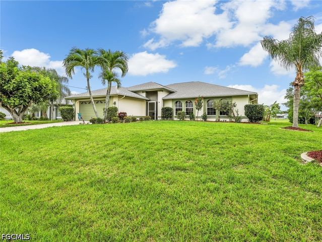 221 SE 10th TER, Cape Coral, FL 33990