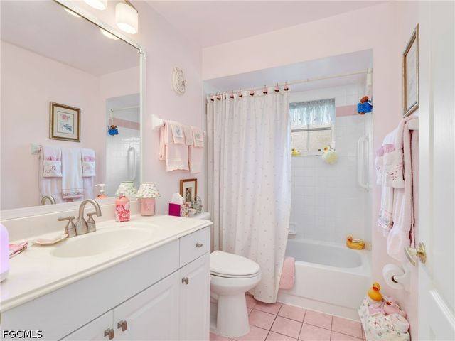 221 SE 10th TER, Cape Coral, FL 33990