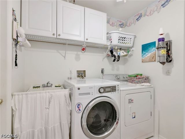 221 SE 10th TER, Cape Coral, FL 33990