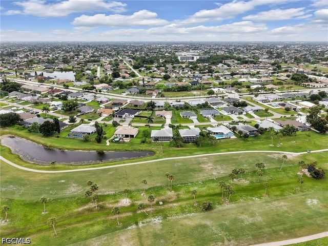 221 SE 10th TER, Cape Coral, FL 33990