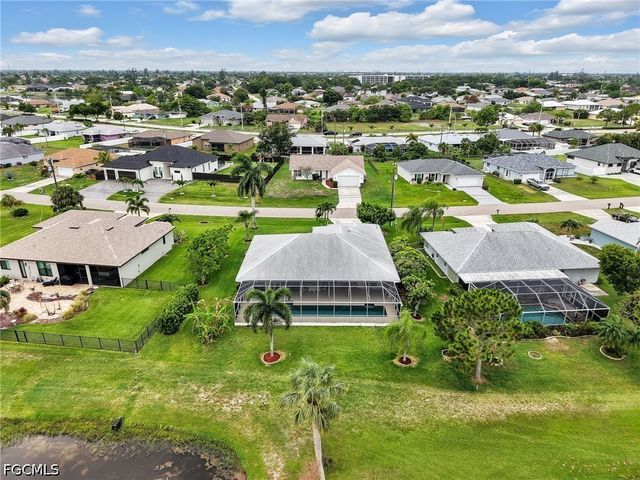221 SE 10th TER, Cape Coral, FL 33990