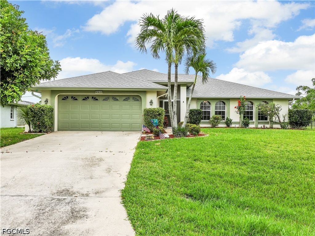 221 SE 10th TER, Cape Coral, FL 33990