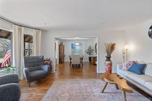 2901 E 73rd Street, Tulsa, OK 74136