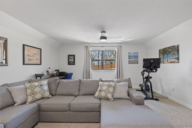 2901 E 73rd Street, Tulsa, OK 74136