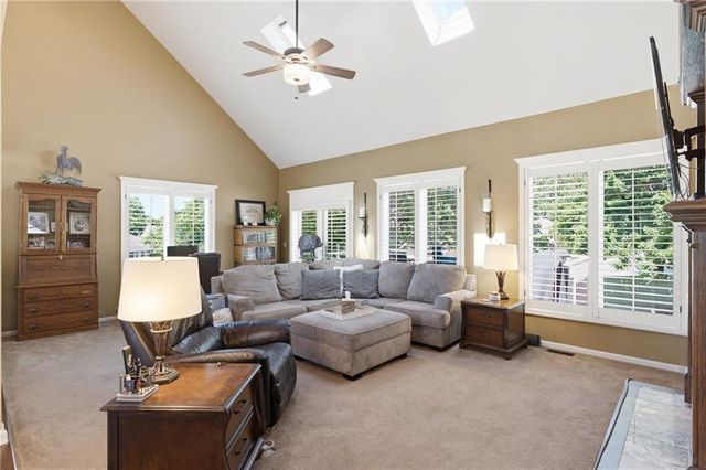 1000 Sherman Parkway, Belton, MO 64012