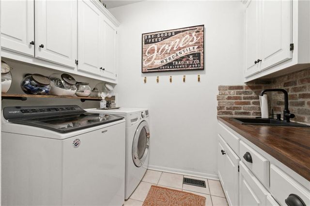 1000 Sherman Parkway, Belton, MO 64012