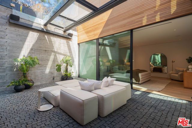 1520 Carla, Beverly Hills, CA 90210