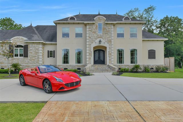 2901 Green Tee Drive, Pearland, TX 77581