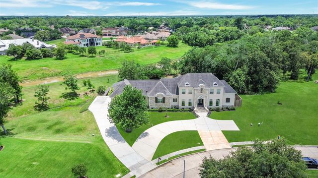 2901 Green Tee Drive, Pearland, TX 77581