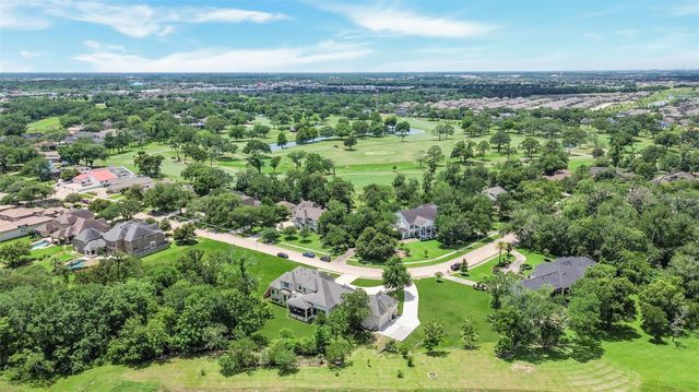 2901 Green Tee Drive, Pearland, TX 77581