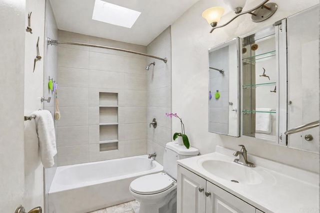 1922 Dartmoor Dr, Lemon Grove, CA 91945