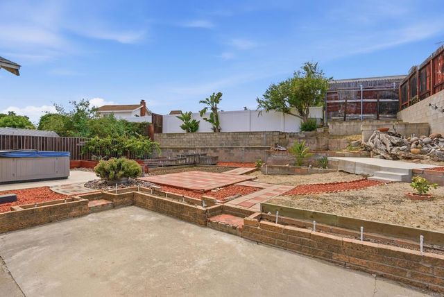 1922 Dartmoor Dr, Lemon Grove, CA 91945