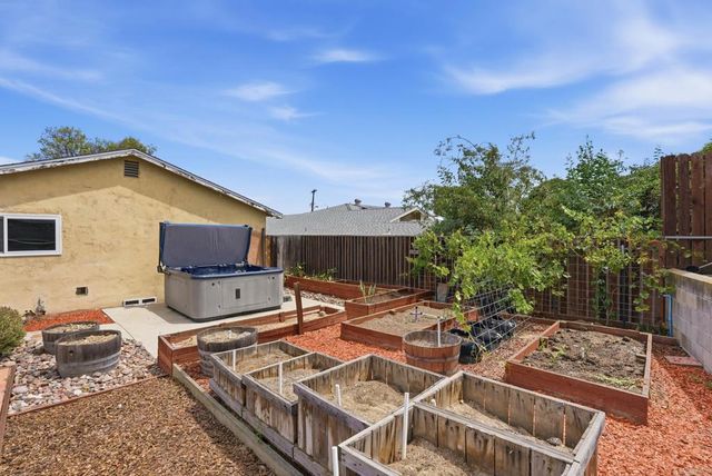 1922 Dartmoor Dr, Lemon Grove, CA 91945