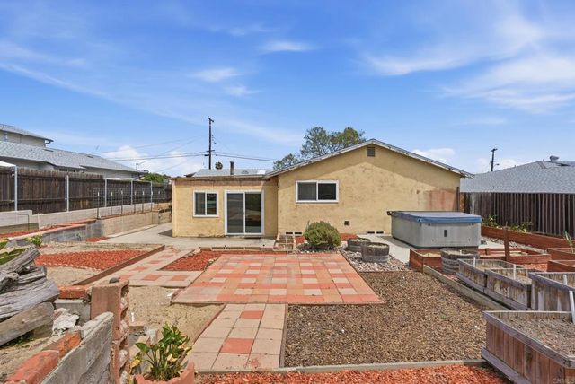 1922 Dartmoor Dr, Lemon Grove, CA 91945