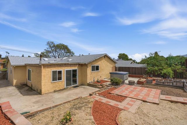 1922 Dartmoor Dr, Lemon Grove, CA 91945