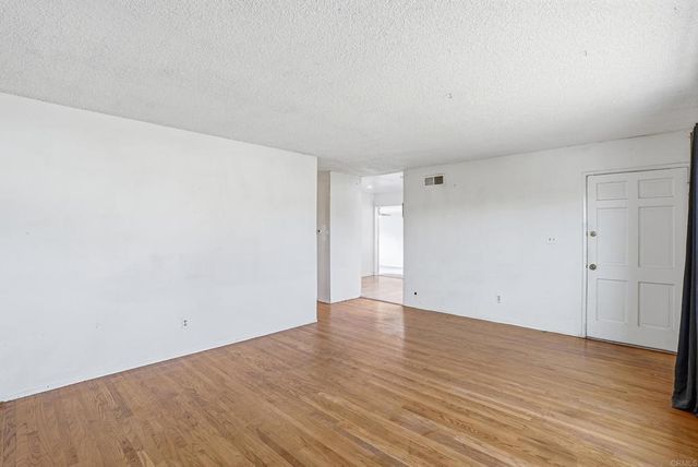 1922 Dartmoor Dr, Lemon Grove, CA 91945