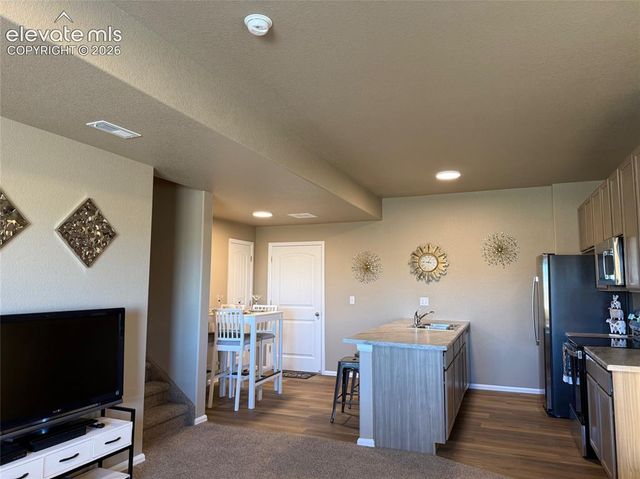 1718 Sandtoft Heights, Colorado Springs, CO 80951
